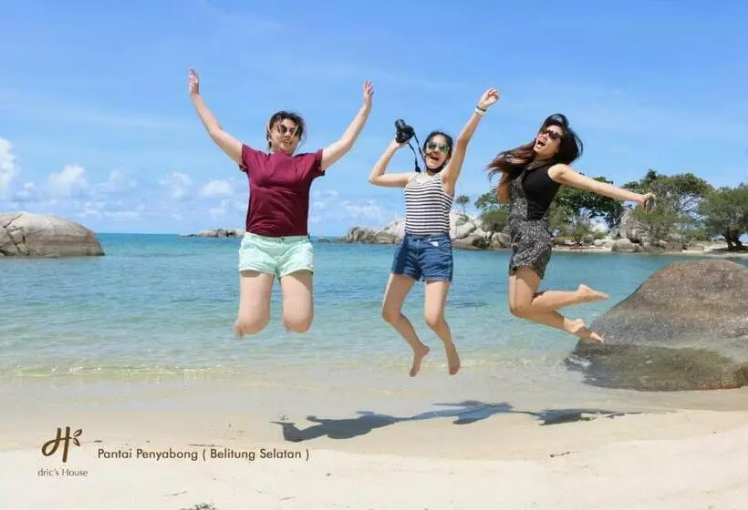 Retkeilymaja Dric S House