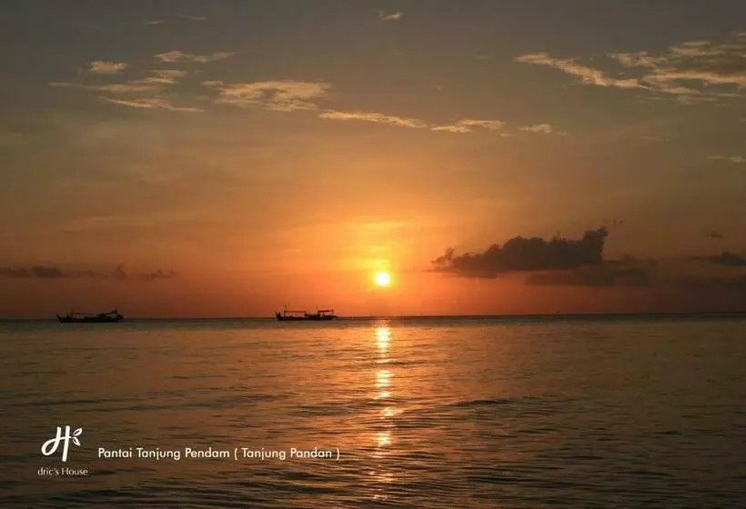 Retkeilymaja Dric S House