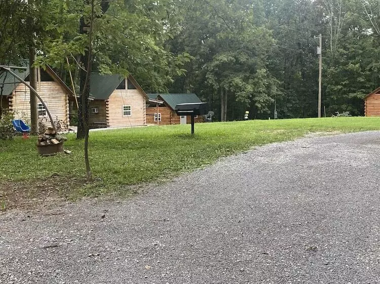 Hotelli Kozy Haven Log Cabin Rentals