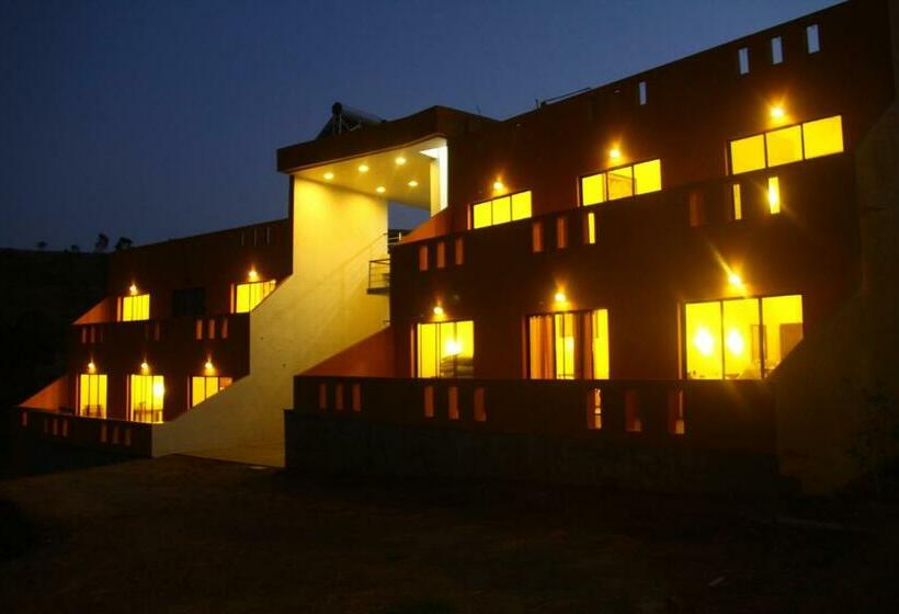 Отель The Yellow Retreat