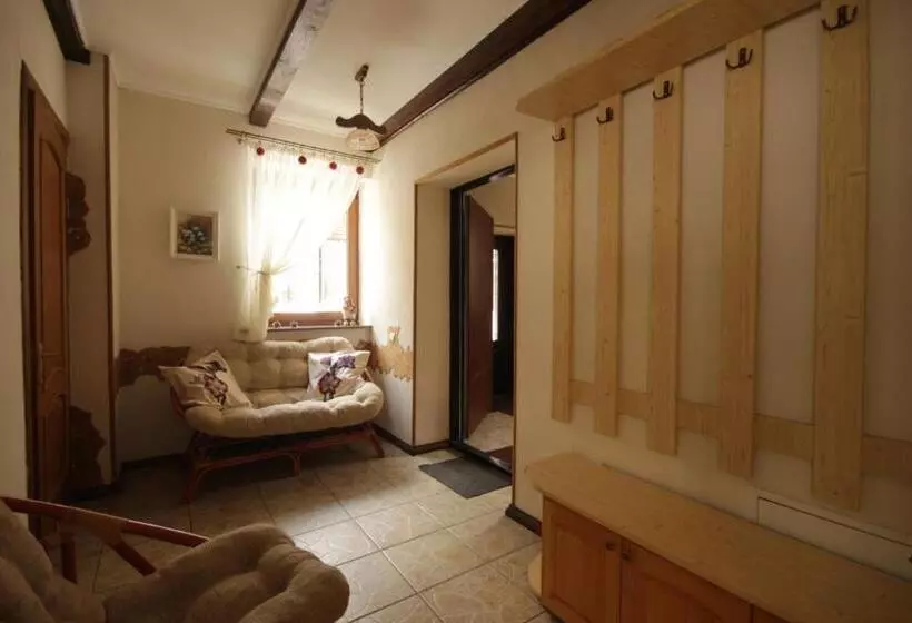 پانسیون Chalet Trostian