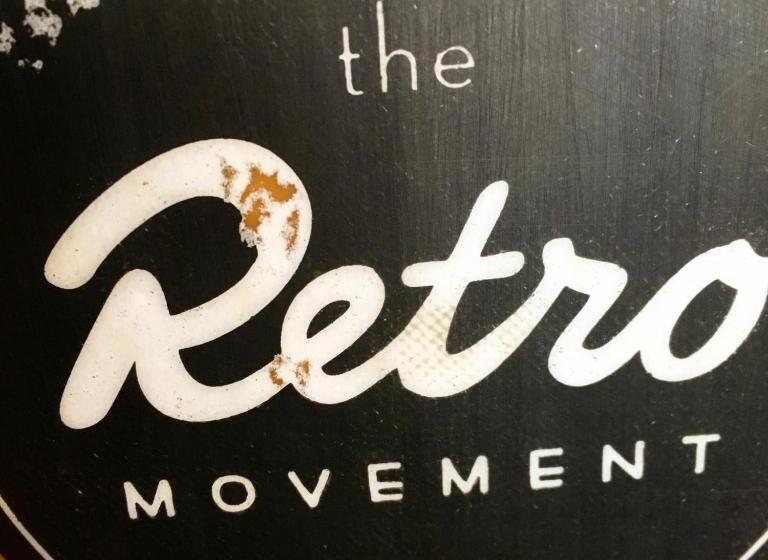 펜션 Retromovement House