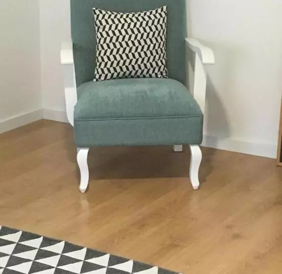 پانسیون Retromovement House