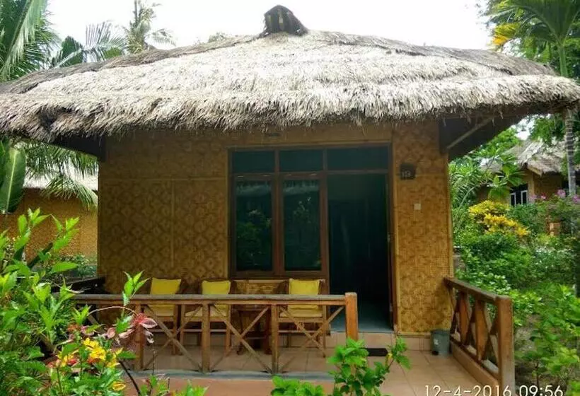 Sea World Club Beach Resort & Dive Center