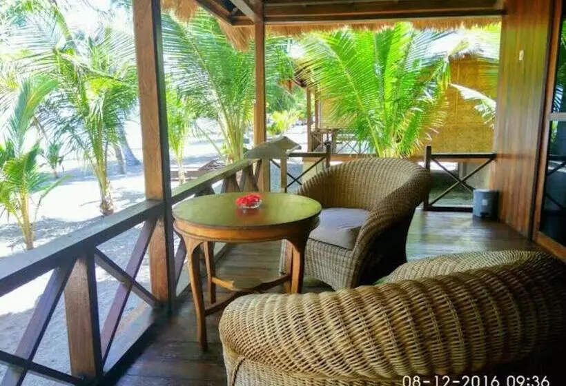 Sea World Club Beach Resort & Dive Center