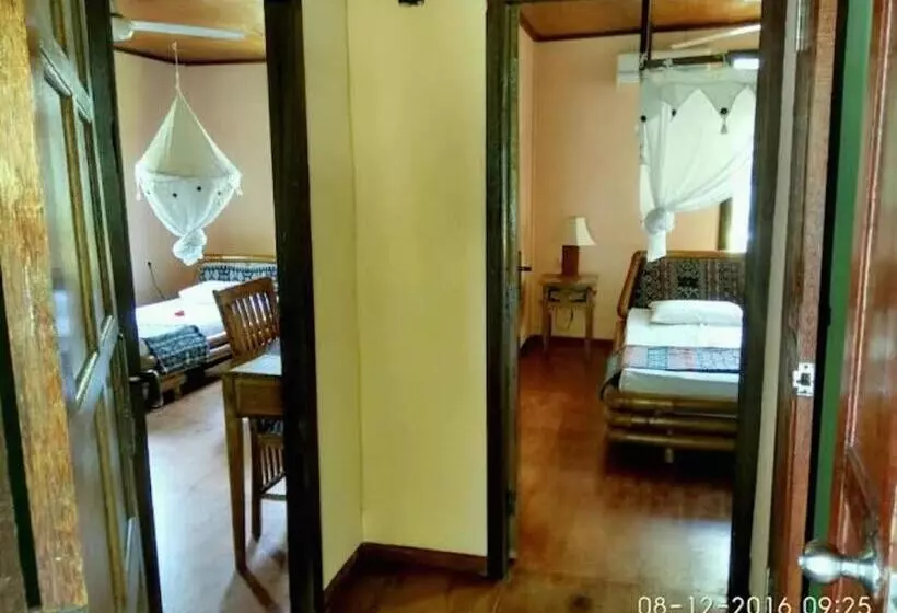 Sea World Club Beach Resort & Dive Center