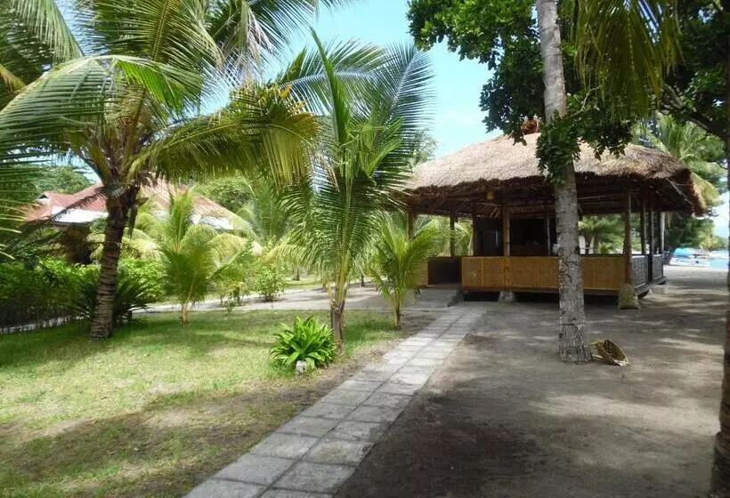 Sea World Club Beach Resort & Dive Center