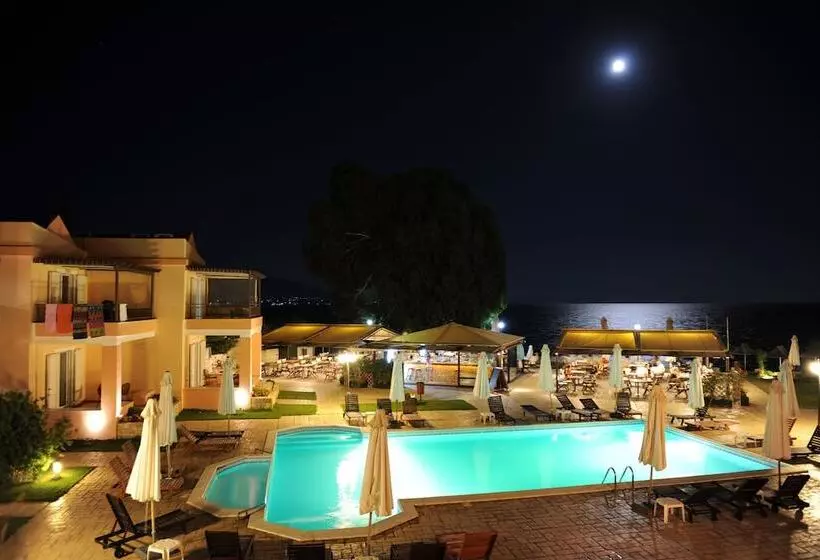 בית מלון כפרי Avantis Suites