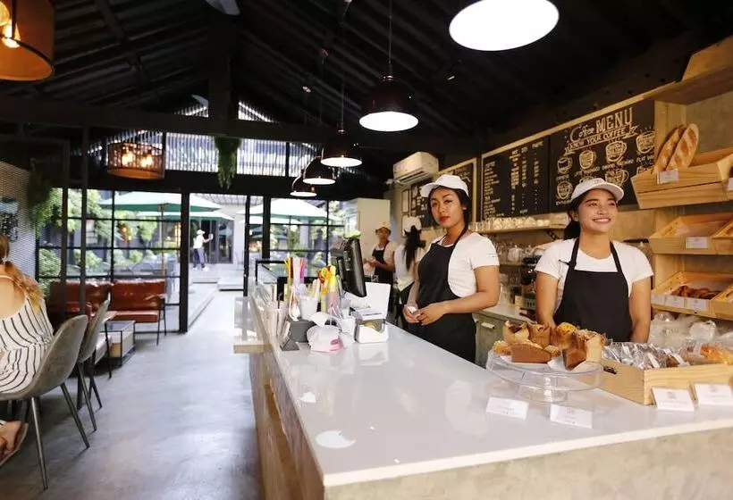 هتل Baan Kamala Fantasea