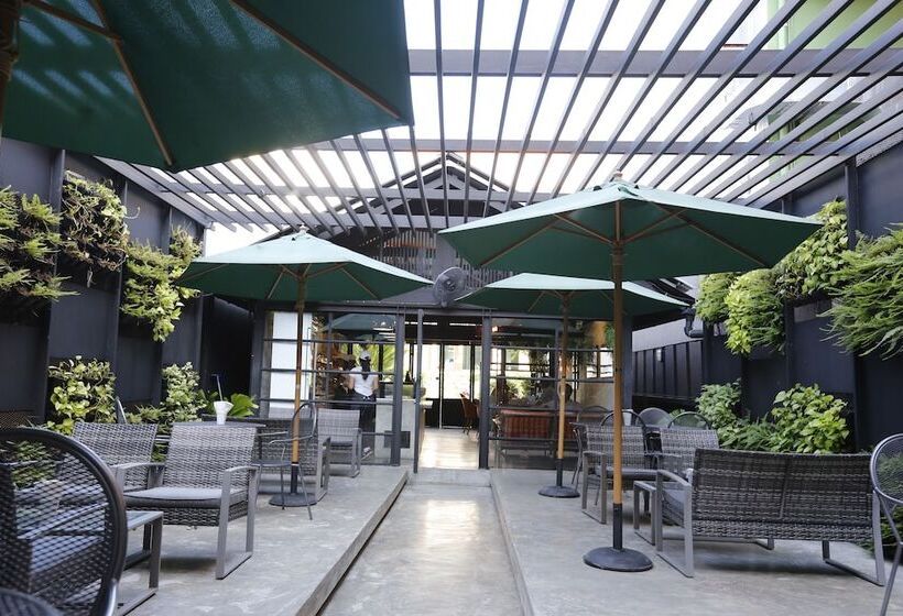 בית מלון כפרי Baan Kamala Fantasea