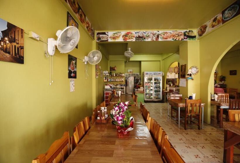 בית מלון כפרי Baan Kamala Fantasea