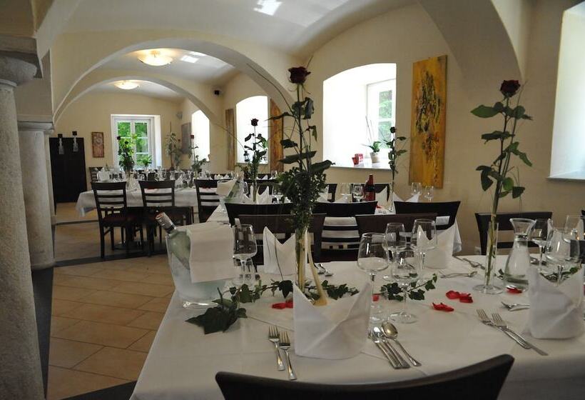 ホテル Gut Drasing