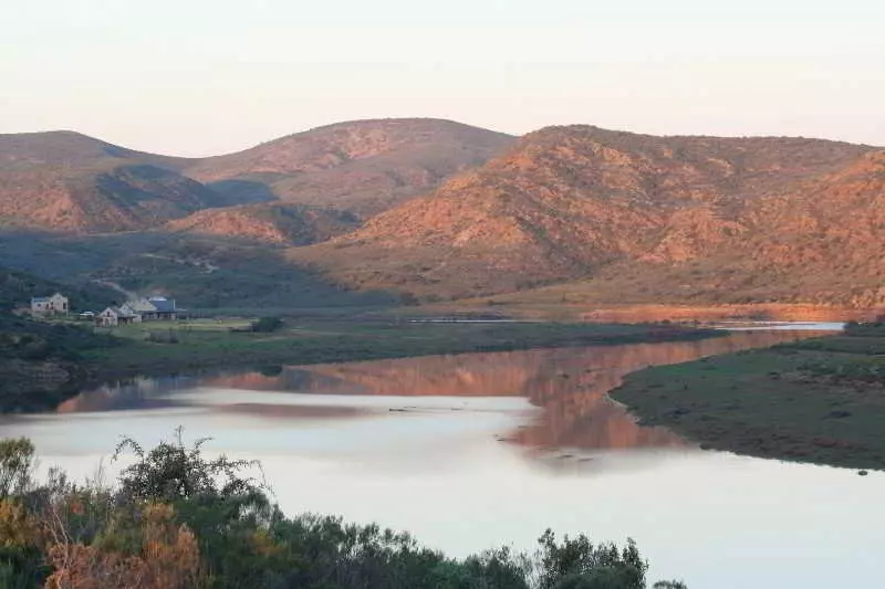 هتل Madi Madi Karoo Safari Lodge