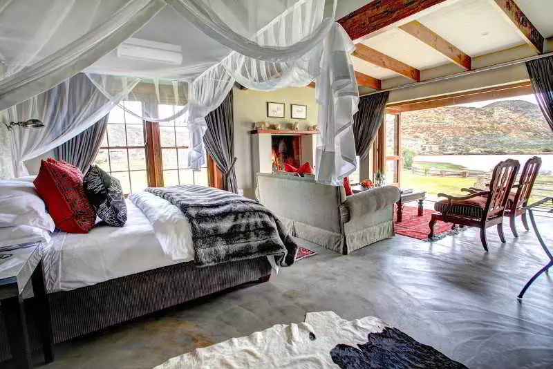 هتل Madi Madi Karoo Safari Lodge