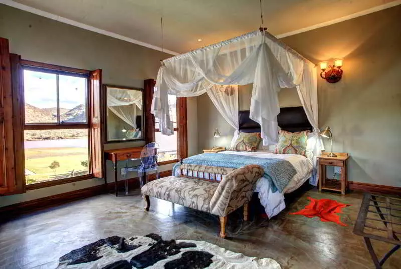 هتل Madi Madi Karoo Safari Lodge