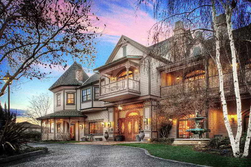 בית מלון כפרי The Genevieve