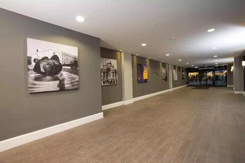 ホテル Staybridge Suites Birmingham, An Ihg