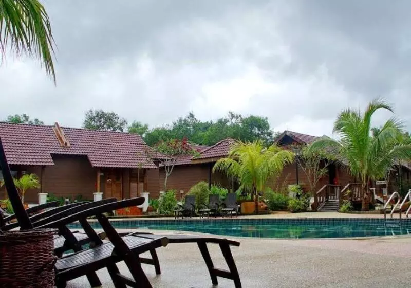 فندق Ulek Beach Resort