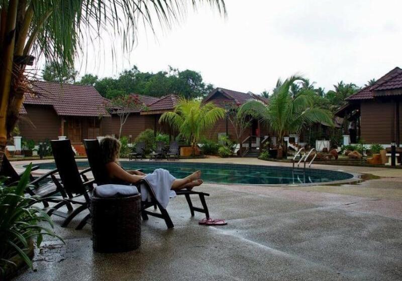 Отель Ulek Beach Resort