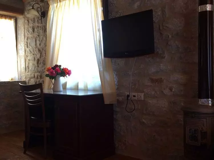 Achelatis Traditonal Guest House