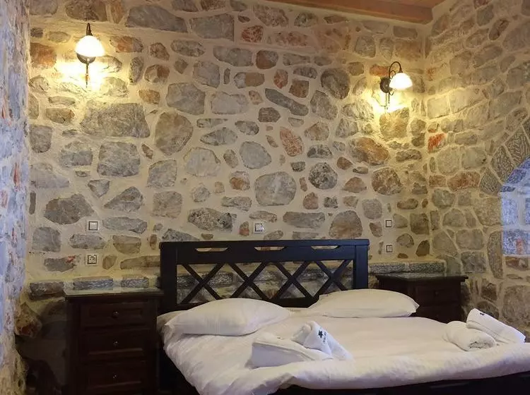 Achelatis Traditonal Guest House