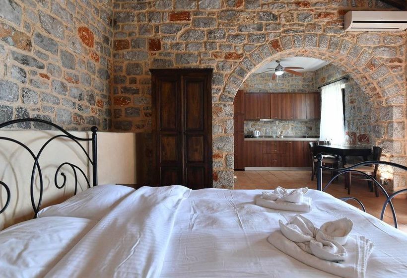 Achelatis Traditonal Guest House