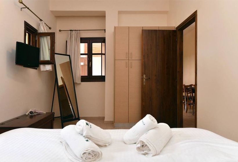 Achelatis Traditonal Guest House