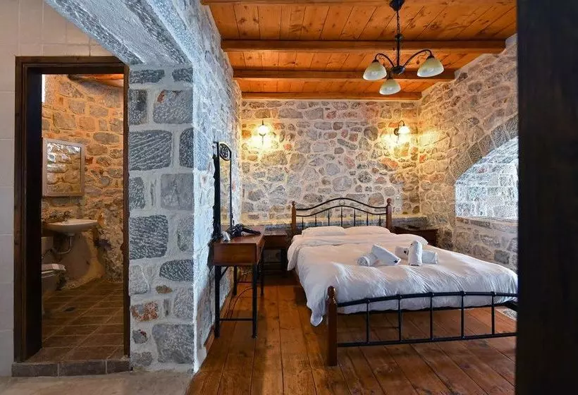 Achelatis Traditonal Guest House