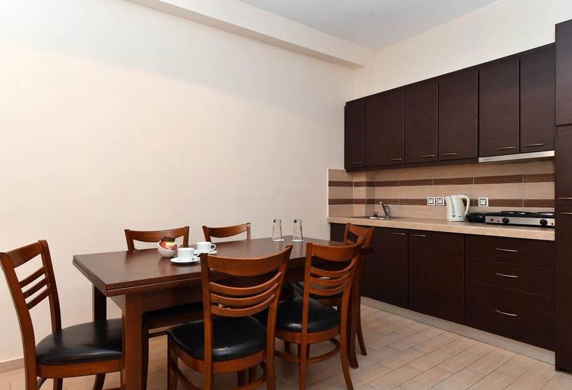 Achelatis Traditonal Guest House