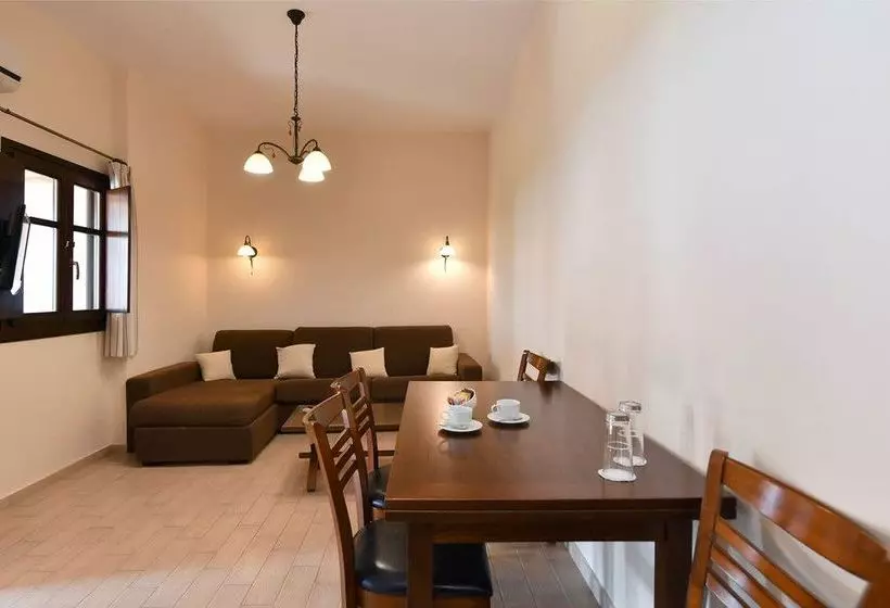 Achelatis Traditonal Guest House