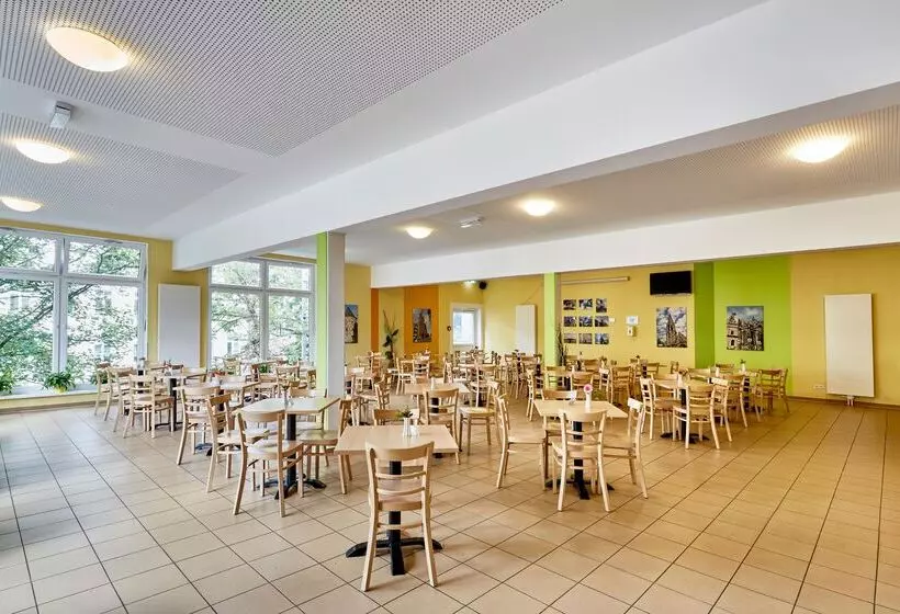 ホテル a&o Aachen Hauptbahnhof