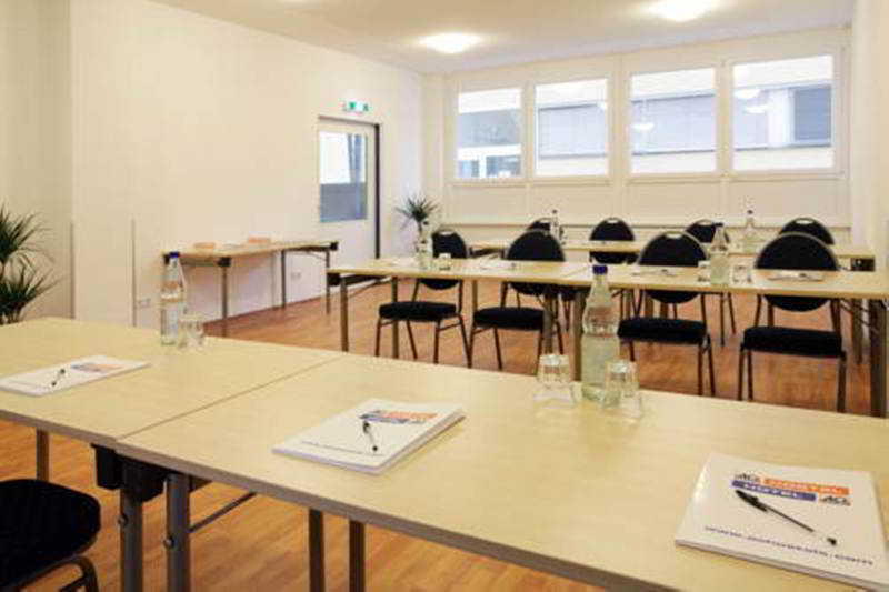 ホテル a&o Aachen Hauptbahnhof