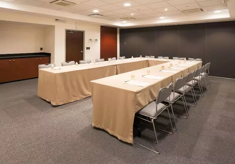 فندق City Express By Marriott Oaxaca