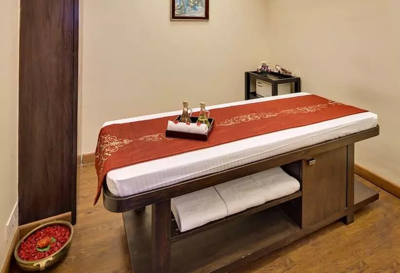 Goldfinch Hotel Mumbai