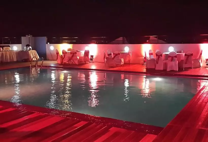 Goldfinch Hotel Mumbai