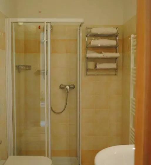 Отель International