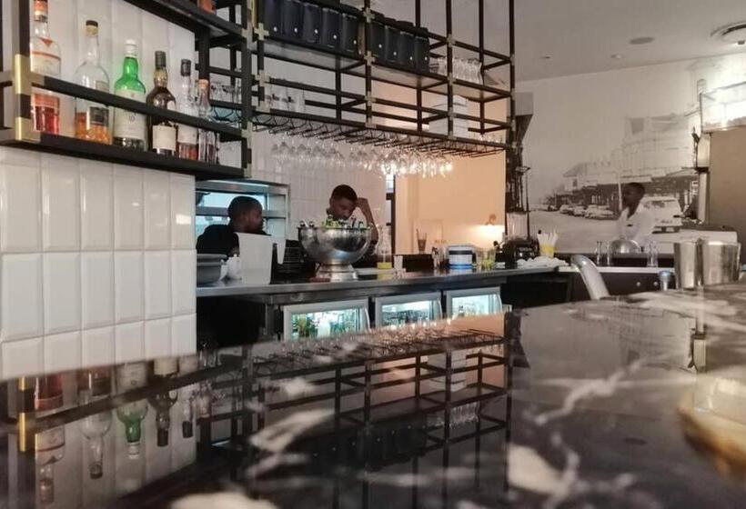 Mapungubwe Hotel Apartments Marshalltown