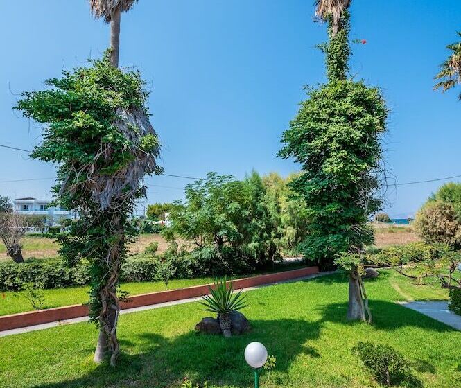 Jonathan Studio Apartments