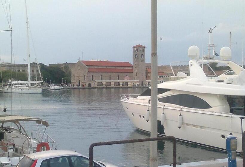 Pyrgos Hotel Apartments