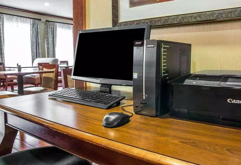 هتل Comfort Inn & Suites University South
