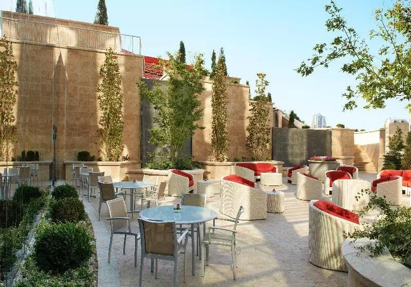 هتل Fairmont Baku Flame Towers