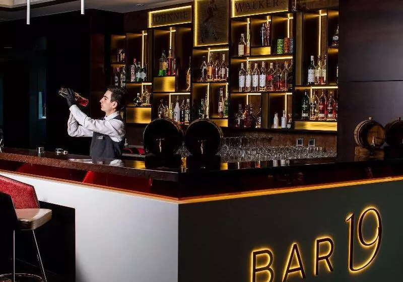 هتل Fairmont Baku Flame Towers