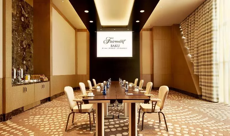 هتل Fairmont Baku Flame Towers