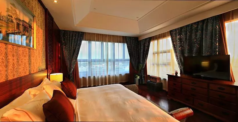 Отель Gluxe Hongqiao