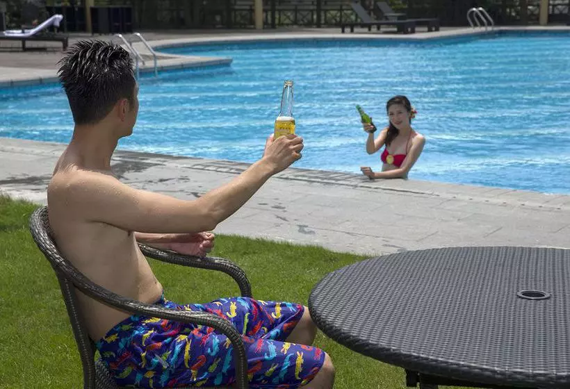 Отель Gluxe Hongqiao