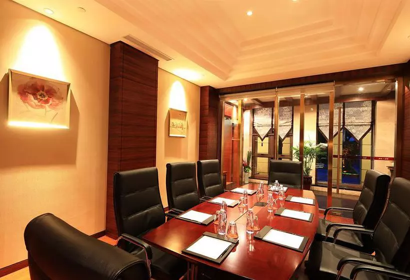 Отель Gluxe Hongqiao