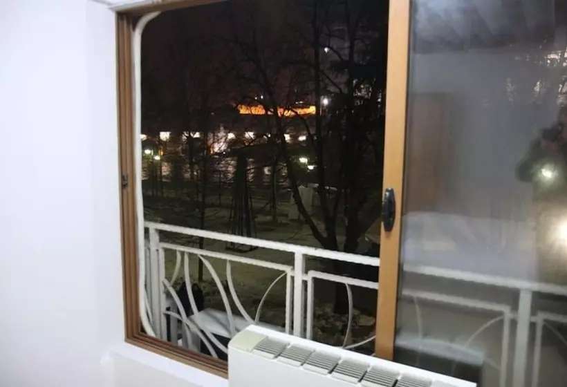 هتل Guesthouse Anja