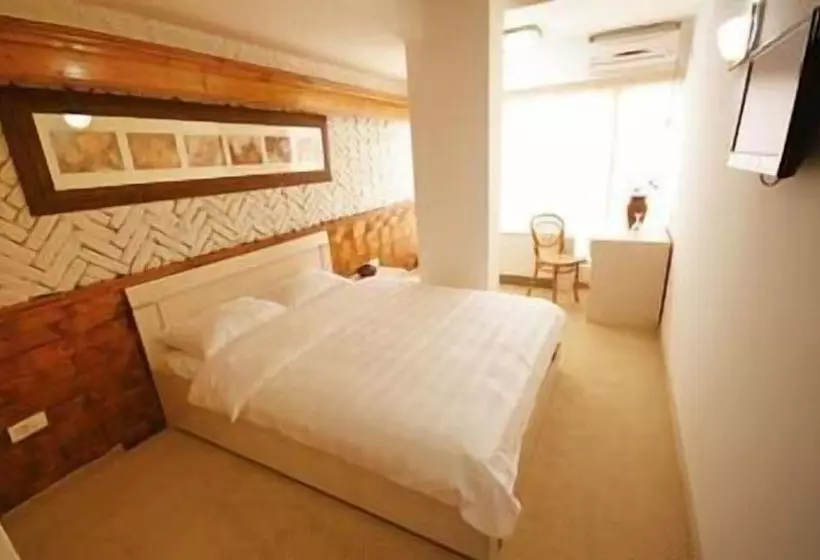 هتل Guesthouse Anja