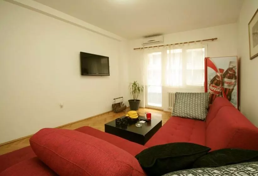 هتل Guesthouse Anja