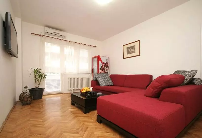 هتل Guesthouse Anja